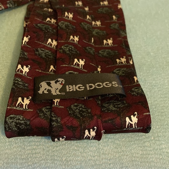 Big Dogs Classic Silk Tie Jacquard Foulard St Bernard Trees Burgundy & Green - Picture 6 of 6
